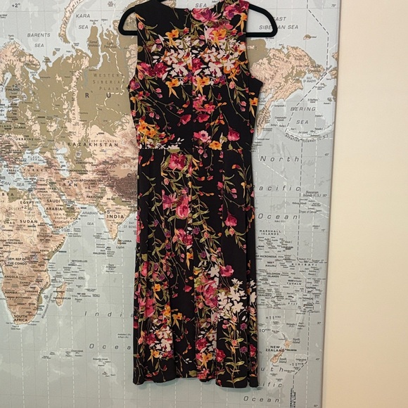 Anne Klein Black and Pink Floral Jersey Dress - Picture 5 of 6